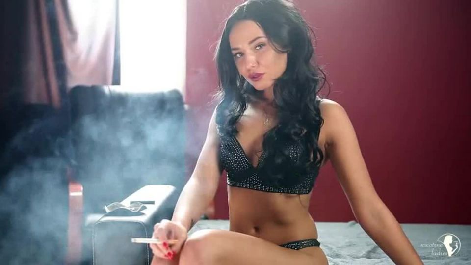 Sasha in Black Nicotine Ladies
