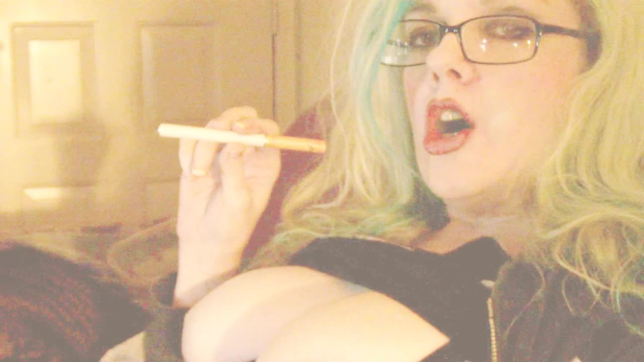 Blonde Cig Slut Annie Vox