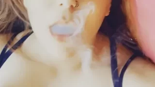 Kitty Lynn Smokes OnlyFans