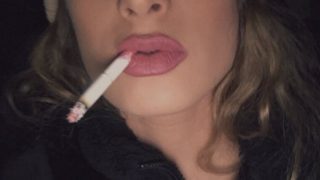Aliah Smokes OnlyFans