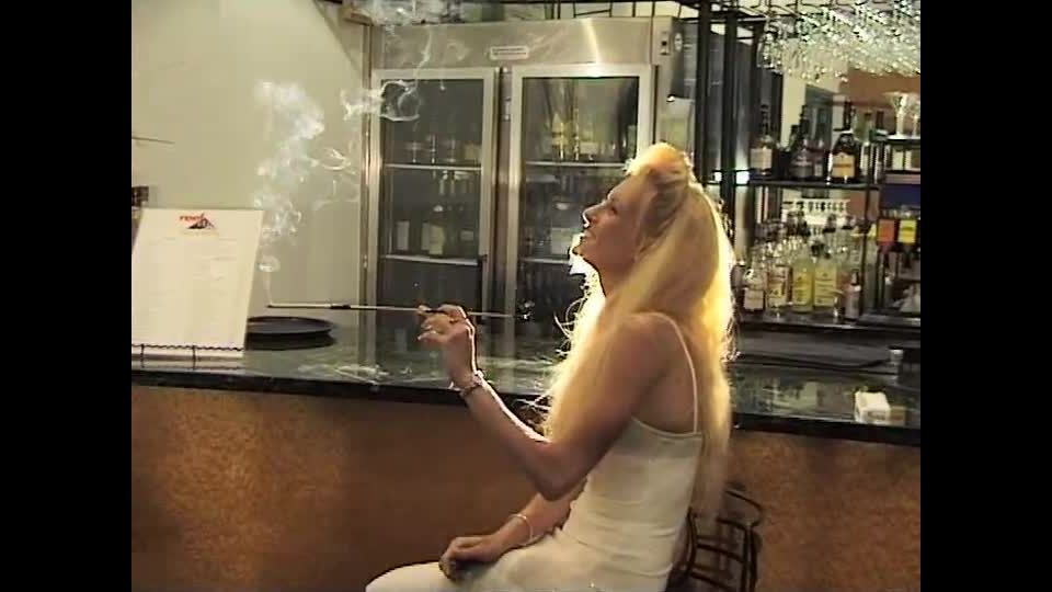 Sonya and Catherine & Lani Smoking Model House #028