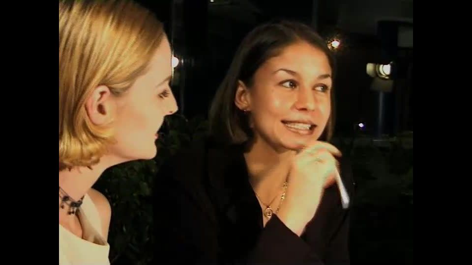 Sascha & Tiana Smoking Model House #030