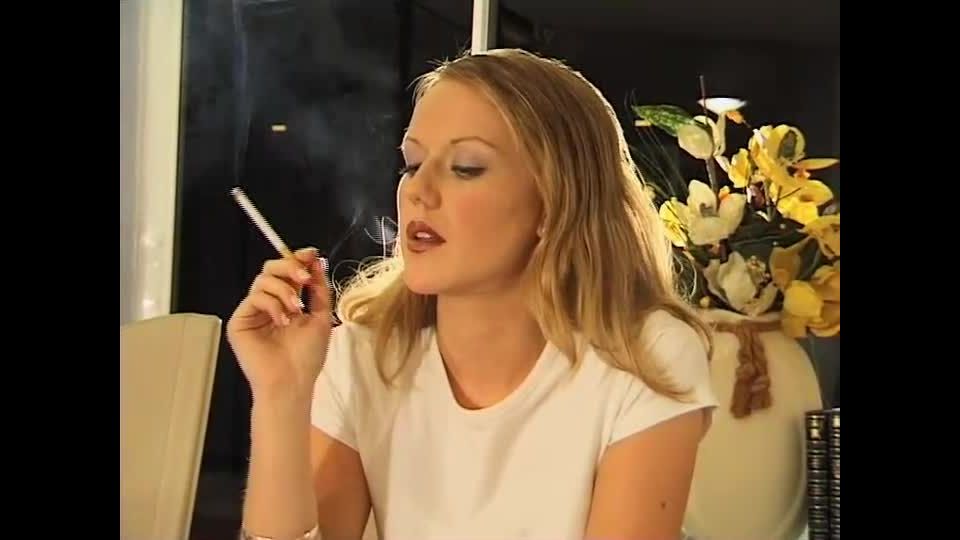 Danielle & Nancy Smoking Model House #052