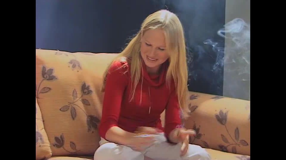 Emma & Emily Smoking Model House #146
