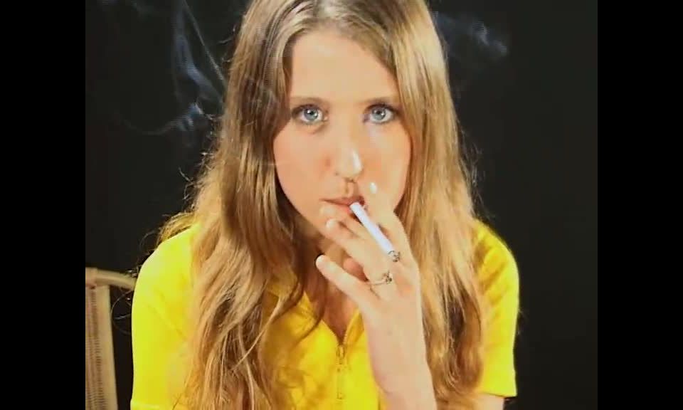 Jodie Naji Mitsu Smoking Model House #286