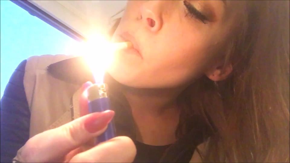 Bonnie smoking