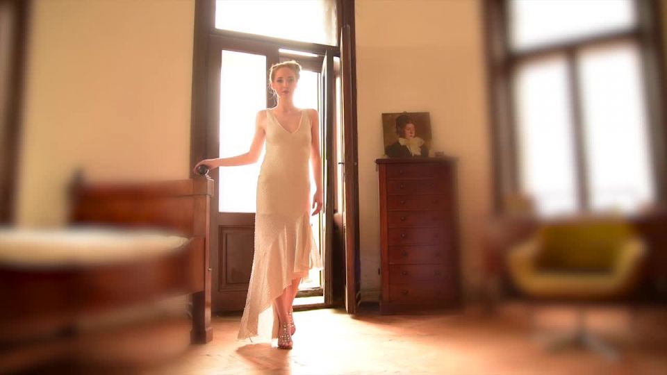 Kim Smoking Model House #895