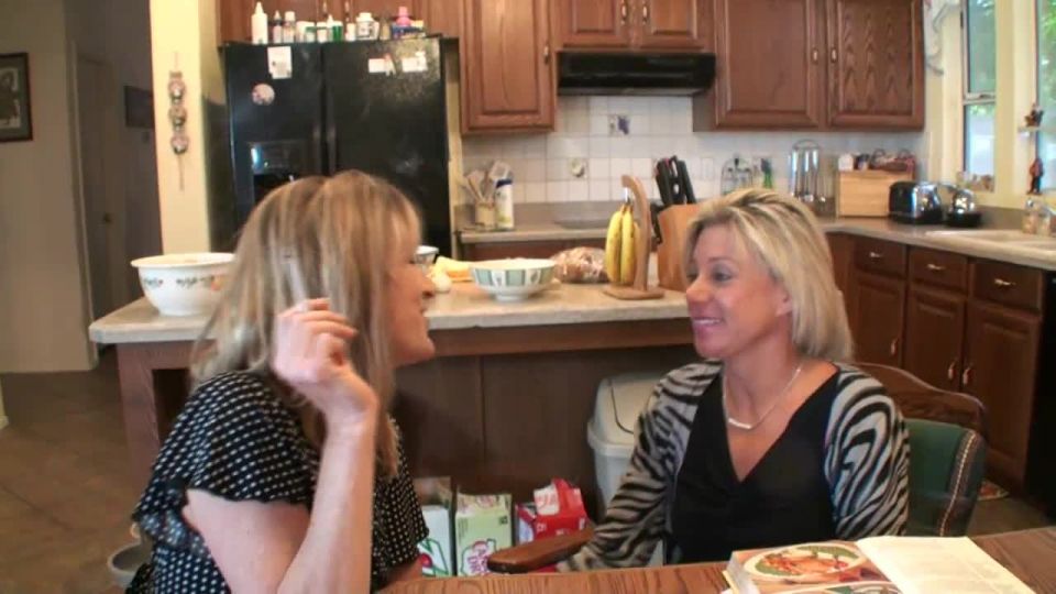 Payton Lesbian Threesome Wicked Smoking StepMothers