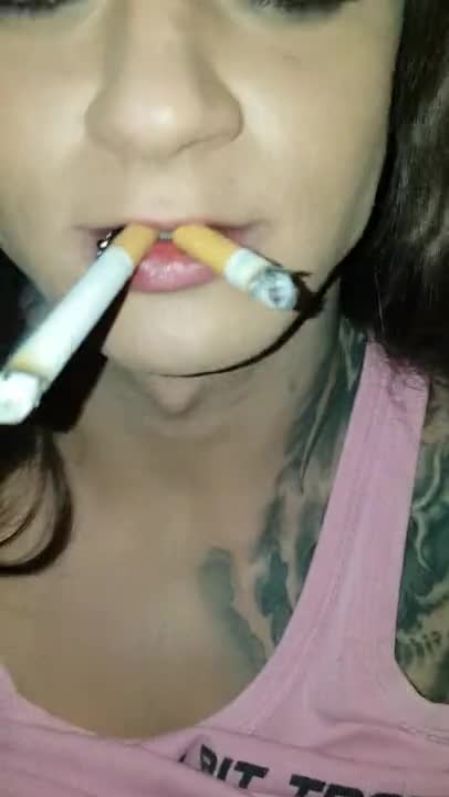 Smoking Muscle Blowjob! Dangling, sucking SmokingMuscleGirl