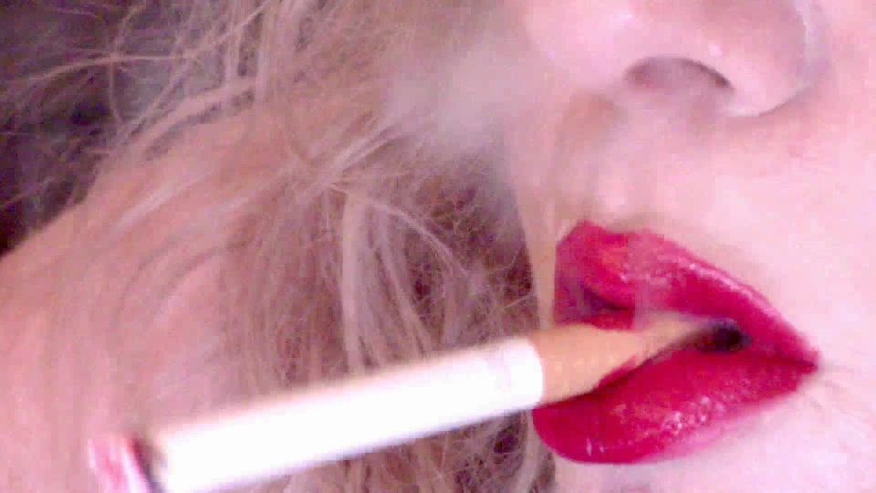 Extreme Close up Red Annie Vox