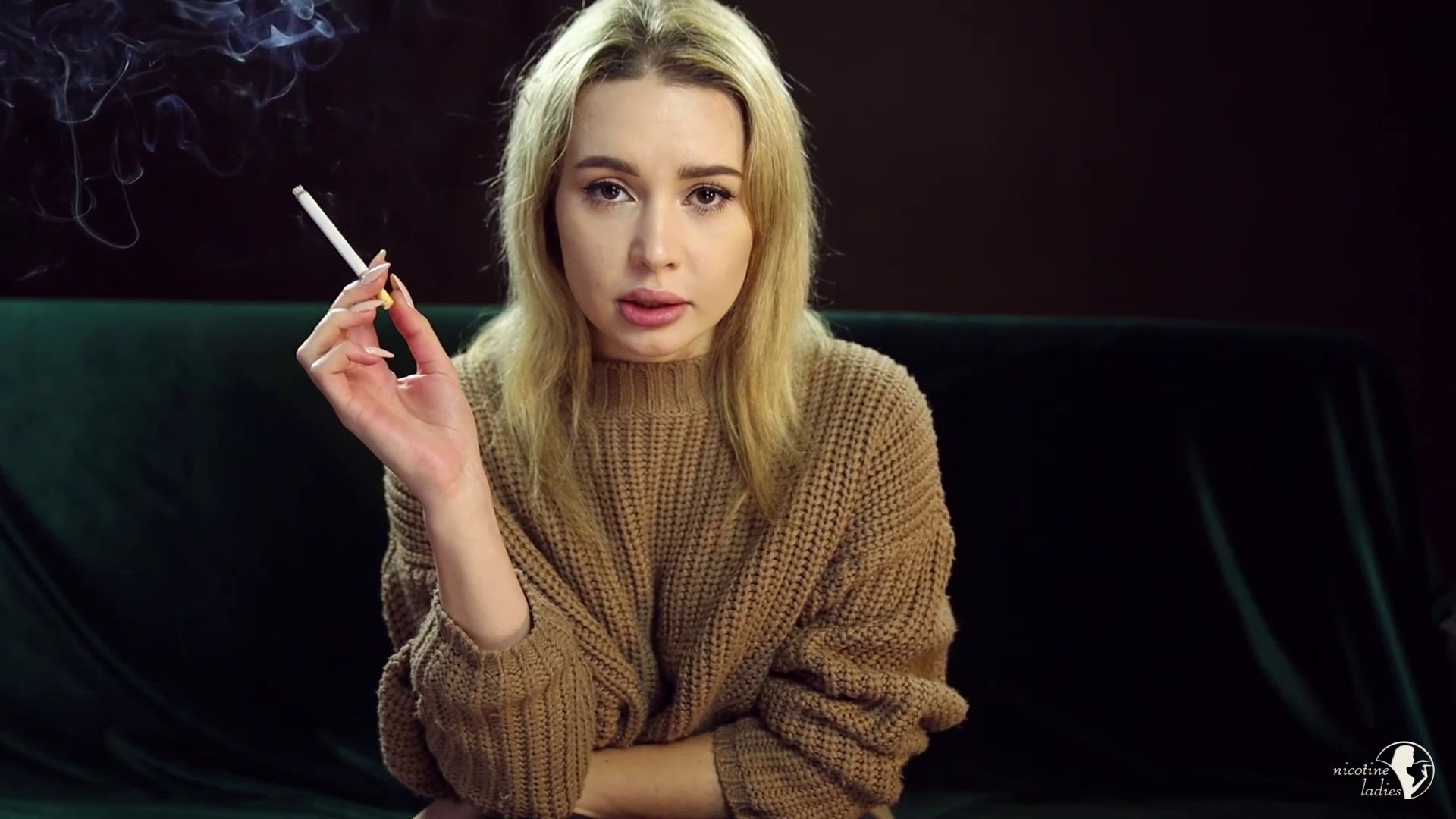 Mia Smoking Beauty Nicotine Ladies