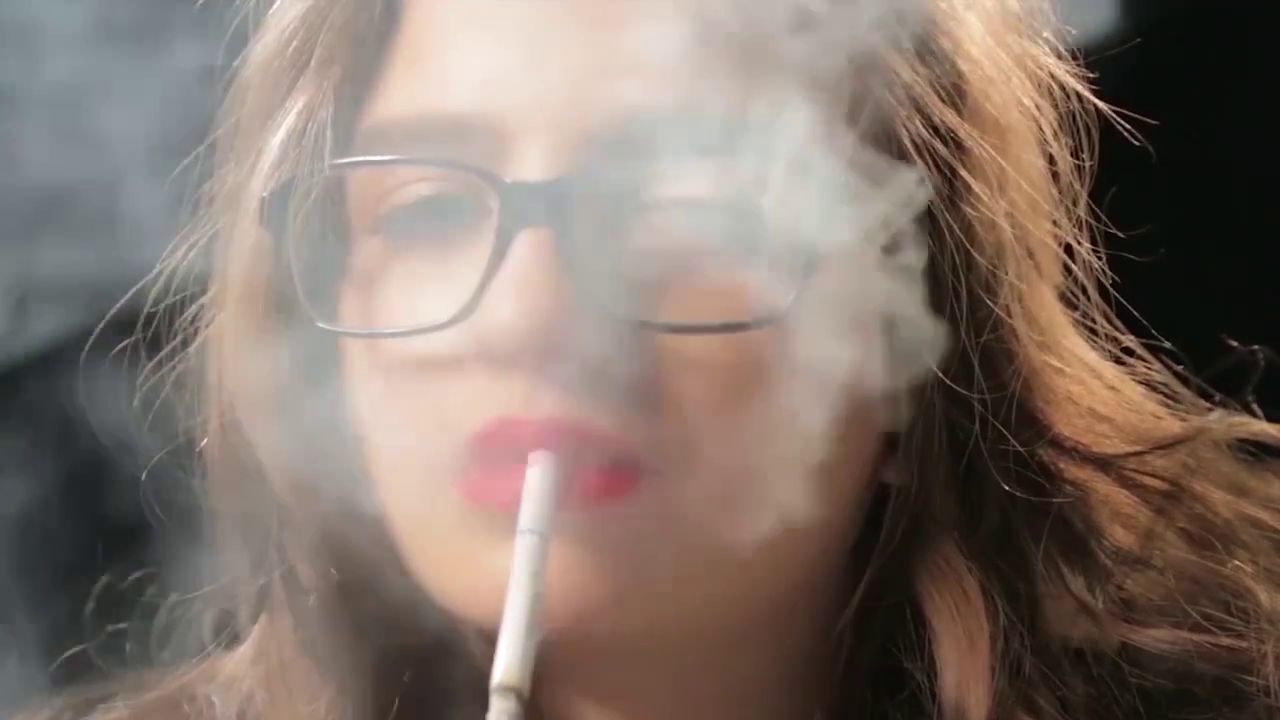 Galina Smoking Model House #863